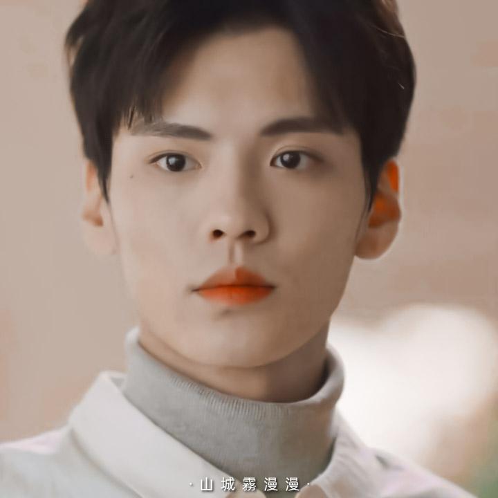 毕雯珺《世界微尘里》