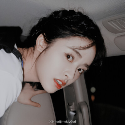 沈月/苏拾殷。
九宫格。