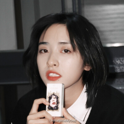 沈月/苏拾殷。
九宫格。