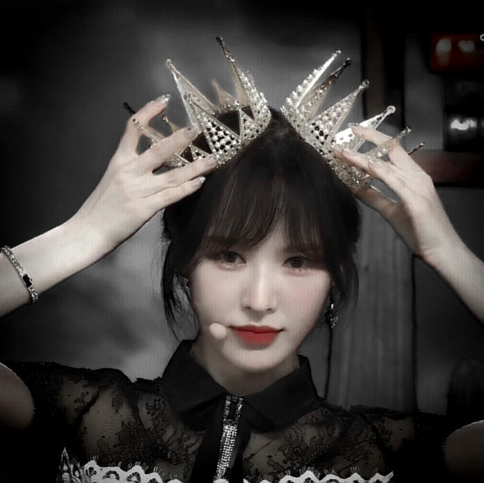 Queenྀ
