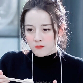 迪丽热巴
©林安