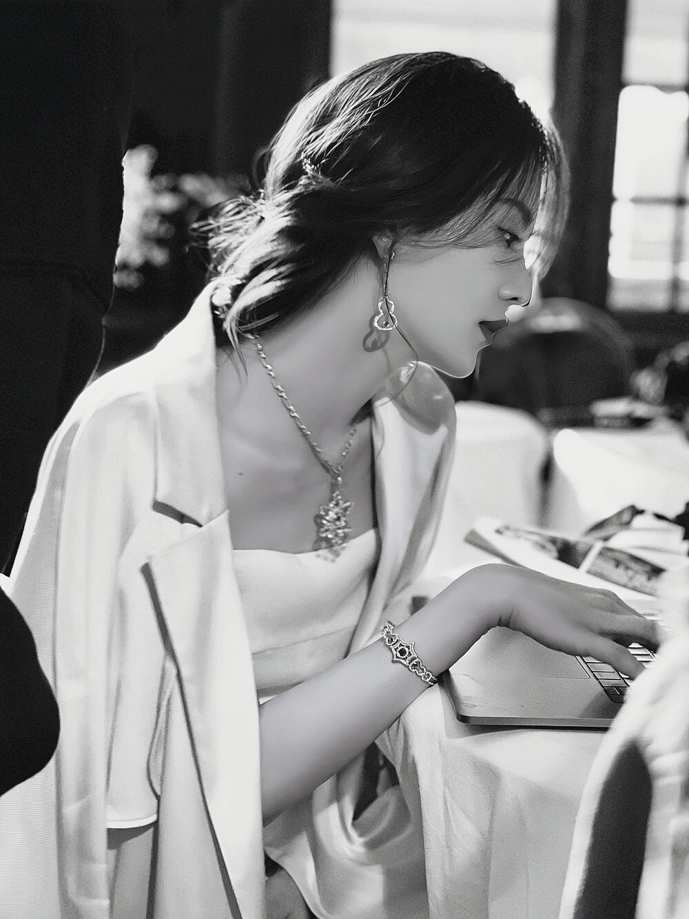 诗幂刘诗诗杨幂头像壁纸