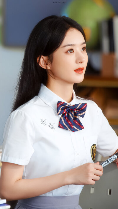 #赵丽颖# | 壁纸×6P 学姐 ​​​
cr@废话鱼仔