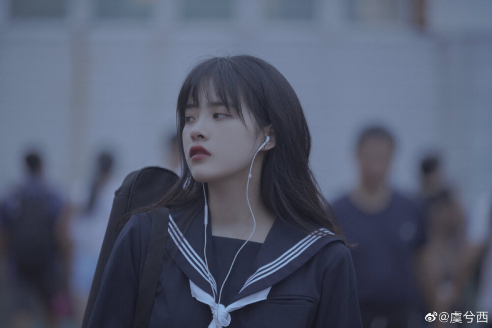 滚烫如落日长河 ​​​
cr@虞兮西