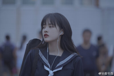 滚烫如落日长河 ​​​
cr@虞兮西