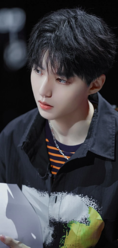 你可以试着去了解他
他很优秀
阿俊的颜值好绝！
①图源wb：TFBOYS-王俊凯
②图不全是wb上的
③侵权可删