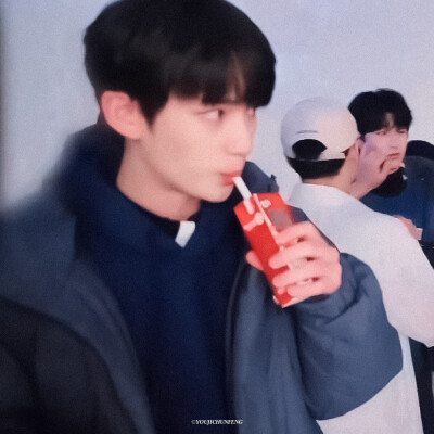 ► 丁程鑫
©江时树