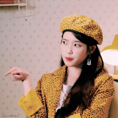 IU | 삐삐 (BBIBBI)
cr: 小恩写真集