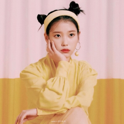 IU | 삐삐 (BBIBBI)
cr: 小恩写真集