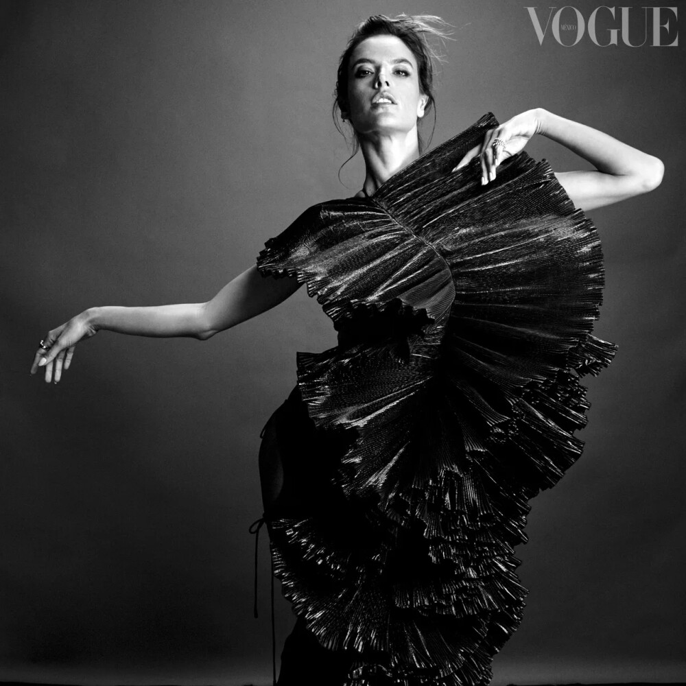 vogue mexico august 2021 墨西哥版八月刊 模特: alessandra