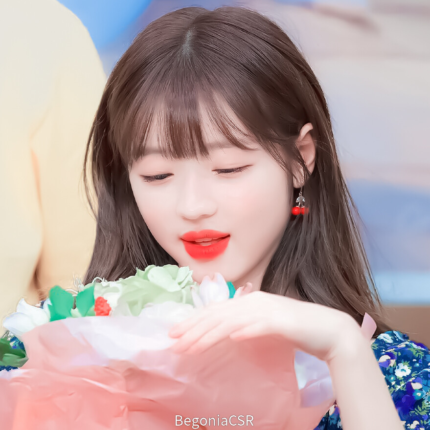 ：yooa
“鲸鱼有多爱她,才会懊悔得冲上沙滩不想回家?！?原??Lauren_siah
二传标明池肆染