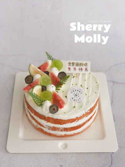 #SHERRYMOLLY家の下午茶# —『原味裸cake』给麻麻准备的生日cake～她说麻麻喜欢吃蛋糕胚 所以要不就少点奶油 做个裸蛋糕吧 真好呀 记得彼此的喜好呢 清新一些 美丽一些的送给她～