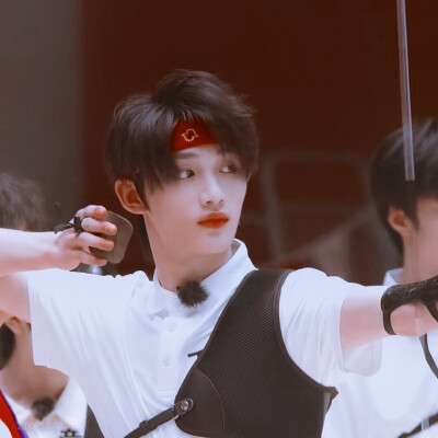 丁程鑫
©wb糯甜七七