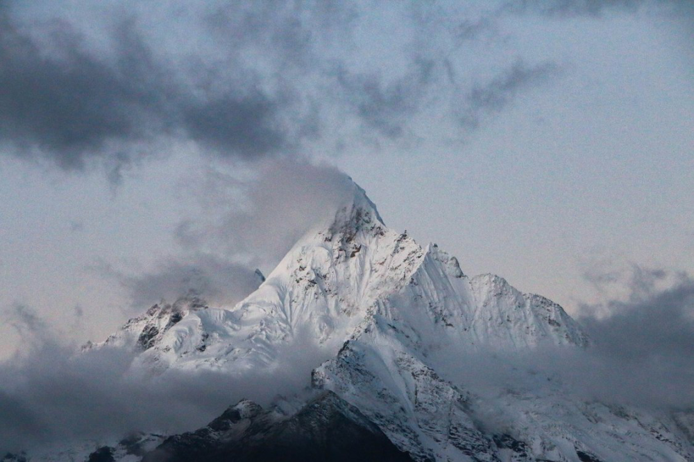 日照金山