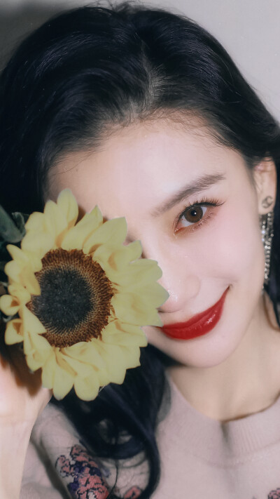 热爱可抵岁月漫长
杨颖Angelababy宝藏女孩❤️
（图源网侵删）