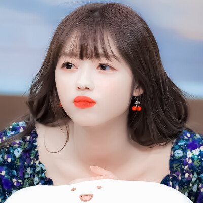 ：yooa
“你掀起山河奔向我,踏尽星粒来访我。”
原©®Lauren_siah
二传标明池肆染