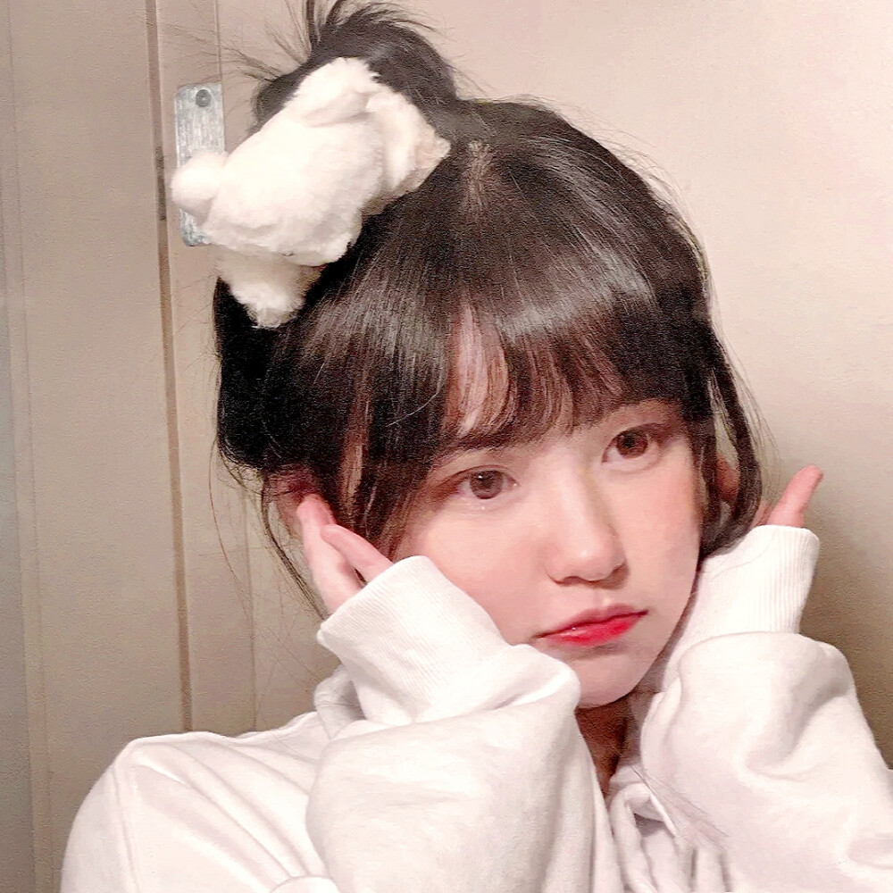 与日月齐光/女头。
@周迟 原截蒙蒙 二传标明 拿图收藏专辑