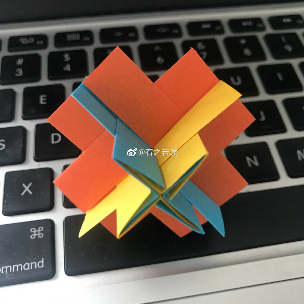 [手工-折纸-花纸球][实践版]一个有意思的小玩意～#立体构成##折纸##手工##随手拍##花纸球# ​