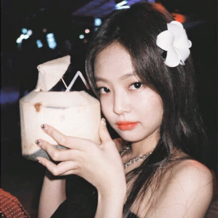 JENNIE.