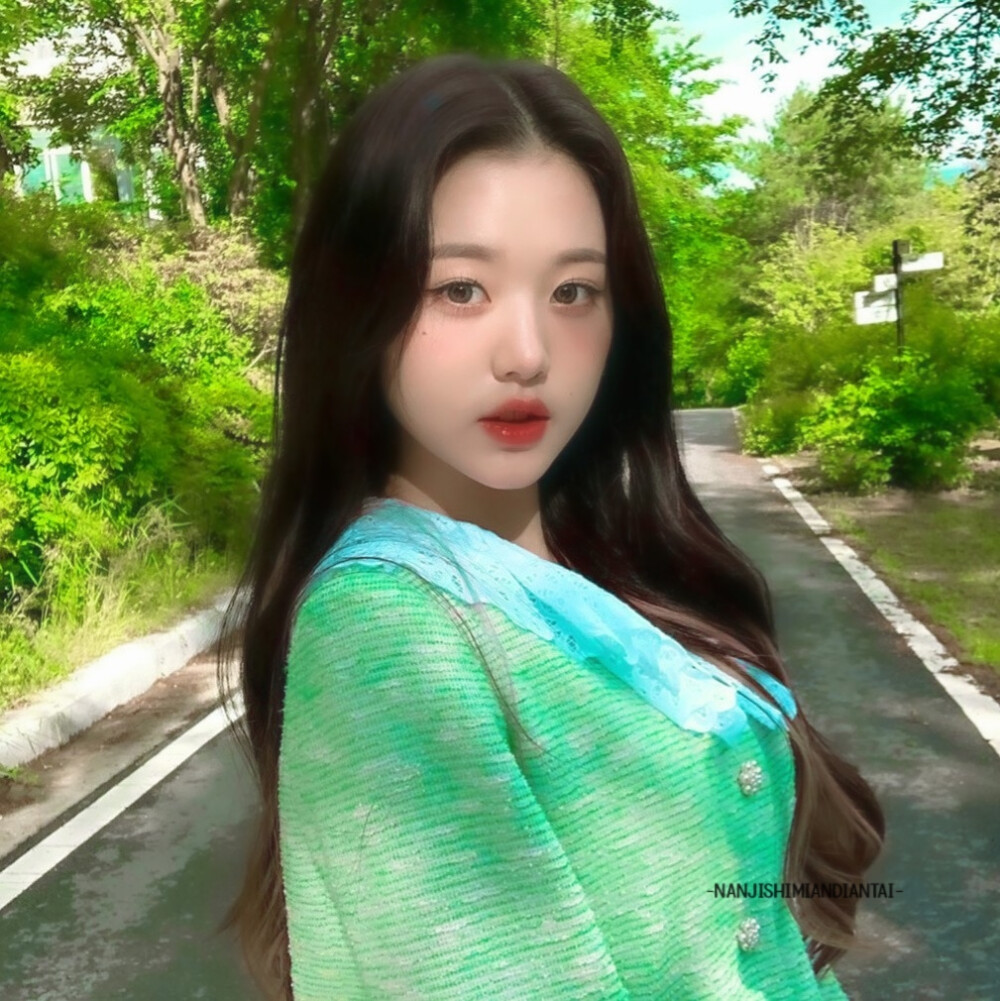 ♡：“花好香，你也是.”