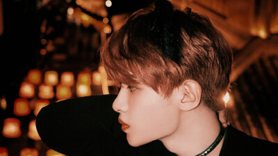  ·黄明昊·
如果沟通有障碍 那就接吻。