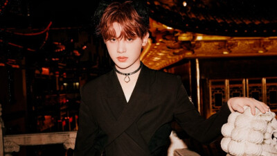  ·黄明昊·
如果沟通有障碍 那就接吻。