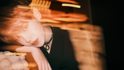  ·黄明昊·
如果沟通有障碍 那就接吻。