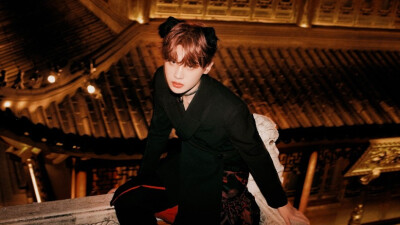  ·黄明昊·
如果沟通有障碍 那就接吻。