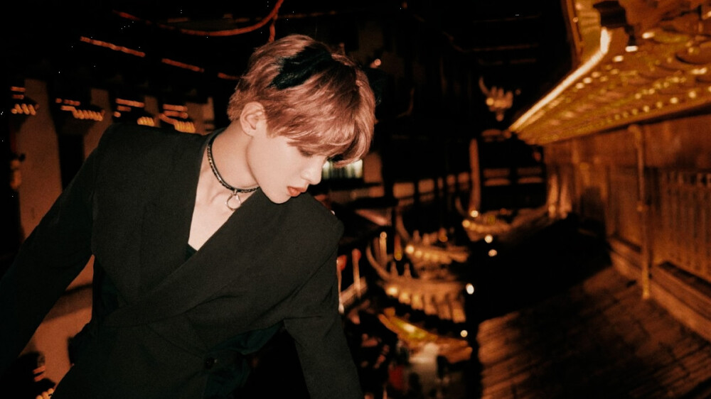  ·黄明昊·
如果沟通有障碍 那就接吻。