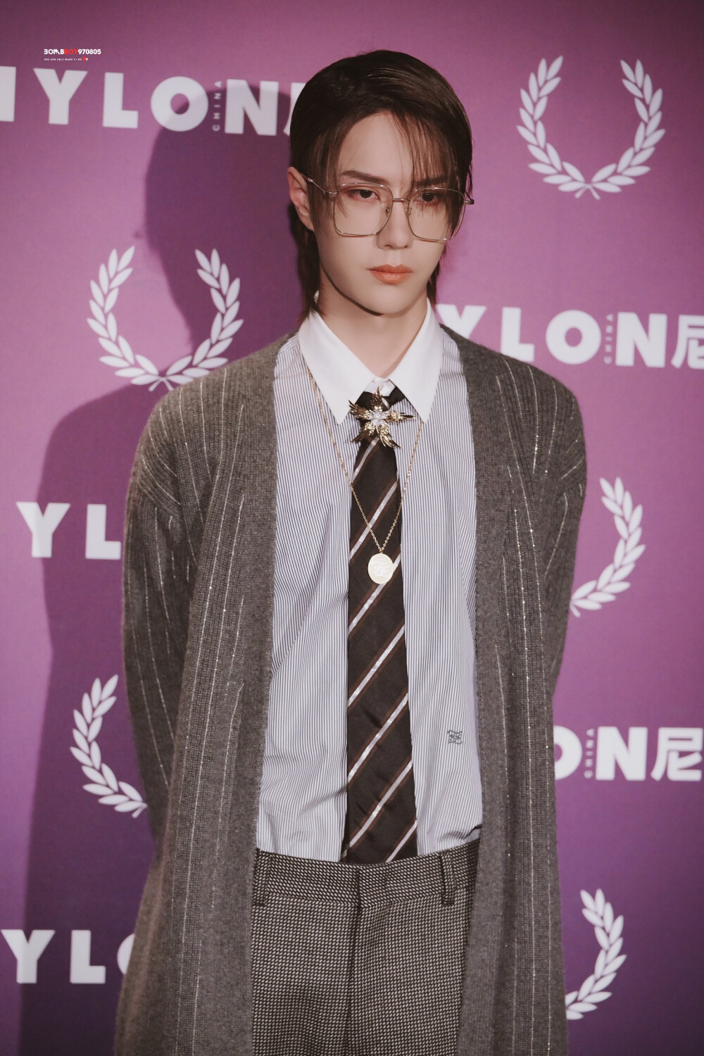 190823尼龙杂志两周年活动uniq王一博crlogo