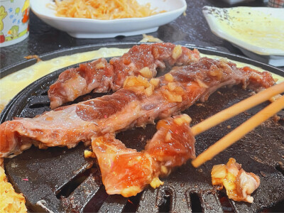 吃完烤肉，想吃火锅
吃完火锅，想吃烤肉
(・᷄ᵌ・᷅)只有我这样吗？