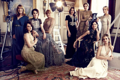 UK Harper’s Bazaar August 2014 "The Downton Sisterhood"
Stars: Michelle Dockery & The Women of Downton
Photographer: Alexi Lubomirski
Stylist: Leith Clark
[thefashionspot@Avogadro]