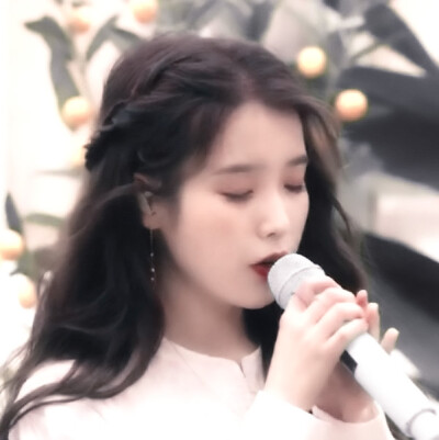 ▸《Eight》.
（原截知珉）