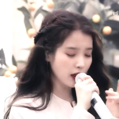 ▸《Eight》.
（原截知珉）