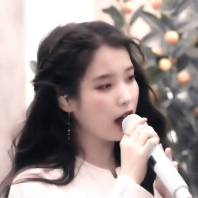 ▸《Eight》.
（原截知珉）