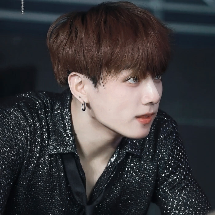 国、轻易说出口的爱是真爱吗？
国、我们在一起只是互相折磨。
BITBYBIT_JK