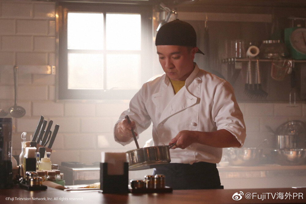 【 #矶野家的人们# ~20年后的海螺小姐~ JP时间今晚8点 】
31岁的阿鲣几经挫折，最后在商店街的洋食馆担任大厨。
29岁的海菜虽然身为服装设计师，自己的设计却没有被採用过。
23岁的鳕男在就职考试中载浮载沉。
48岁的鳟男虽然成功升职，但身为管理职的他时常被夹在上司与部下间。
如同太阳般温暖的海螺小姐该如何让矶野家乌云散去恢復往日开朗的氛围呢？！
富士电视台将以原创脚本，带给各位温馨又感动的特别剧「矶野家的人们 ~20年后的海螺小姐~」，千万别错过!!
#富士电视台# #天海祐希# #西岛秀俊# #滨田岳# #松冈茉优# #成田凌# #桜田ひより# #八嶋智人# #堀内敬子# #稲叶友# #森矢カンナ# #黒川智花# #松井玲奈# #冈崎体育# #市毛良枝# #伊武雅刀#