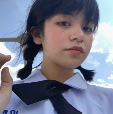  我们涉身浪潮与爱。