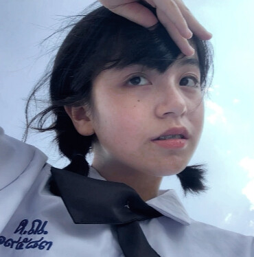  我们涉身浪潮与爱。