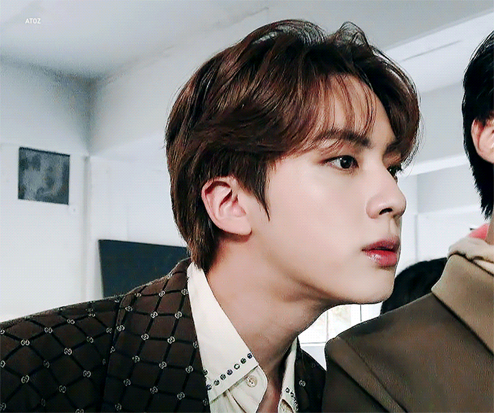 金硕珍绝美动图
cr/logo