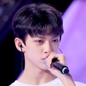 【TF家族三代陈天润】
陈天润头像.TF家族进化论迷宫
[抱图点赞&收藏专辑 二改二传注明]
[重庆夏日©自截自调 请尊重劳动成果]