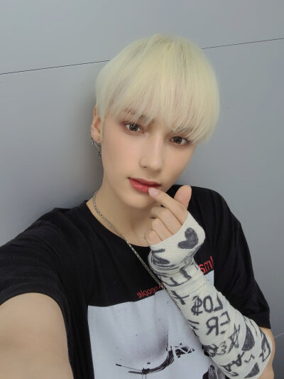 【210824 推特】更新
MOA们!!!!♡♡♡♡♡ 谢谢你们在我们回归之后这样把初1位作为礼物送给我们>3<♡♡♡♡♡ 想和MOA一起享受安可舞台来着 ㅠㅠ 但我还是相信我们一定可以的>3<♡♡♡♡♡
爱你萌♡♡♡