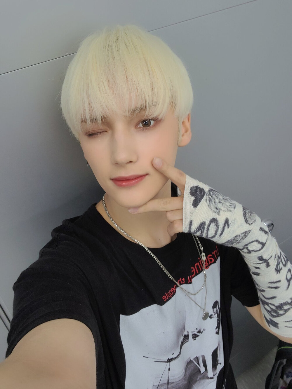 【210824 推特】更新
MOA们!!!!♡♡♡♡♡ 谢谢你们在我们回归之后这样把初1位作为礼物送给我们>3<♡♡♡♡♡ 想和MOA一起享受安可舞台来着 ㅠㅠ 但我还是相信我们一定可以的>3<♡♡♡♡♡
爱你萌♡♡♡