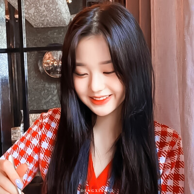 努力让自己发光 对的人才会迎光而来
#张元英#