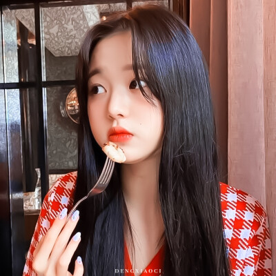 努力让自己发光 对的人才会迎光而来
#张元英#