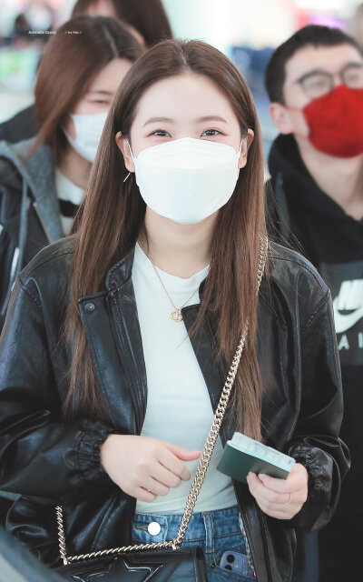 yeri
cr.adorablecandy81