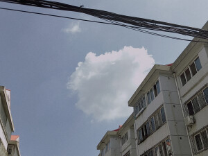 还是发两张自己拍的天空