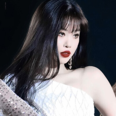 想和你坠入浪漫的死循环.
cr.STILLLOVEU_kr ​​​