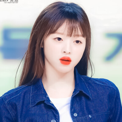 ：yooa
“如果你真心喜欢一个人呢，那么保持一段朋友关系就够了，千万不要奢望靠近，因为人一旦有了贪欲呢，就注定会失去。”
原©®Lauren_siah
二传标明池肆染