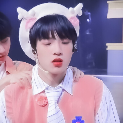 • 刘耀文
· Lynne